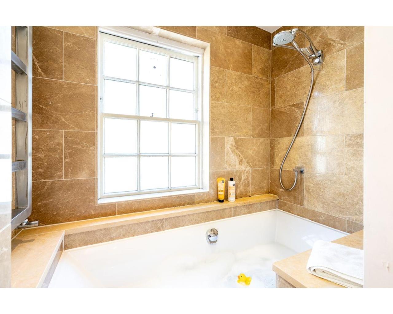 Murphys House - 3 Bed Luxury Central Townhouse Bath Bilik gambar