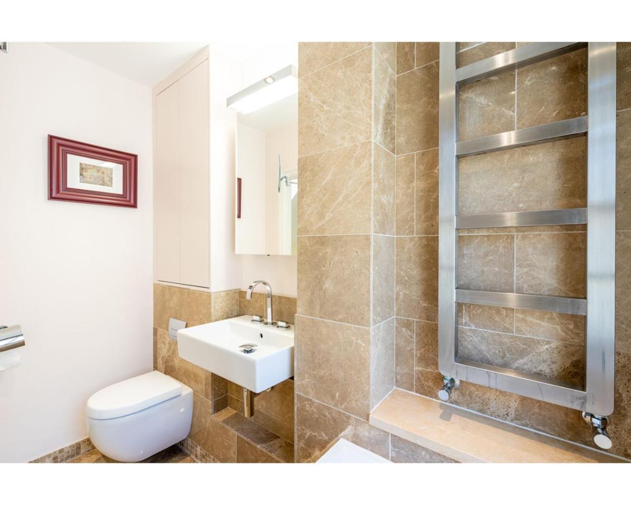 Murphys House - 3 Bed Luxury Central Townhouse Bath Bilik gambar